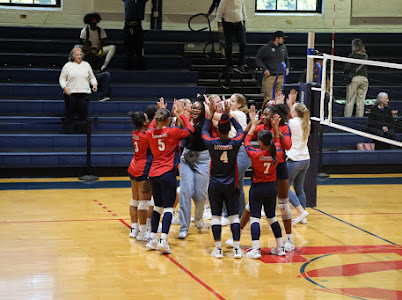 Volleyball takes down Davidson Davis at home
