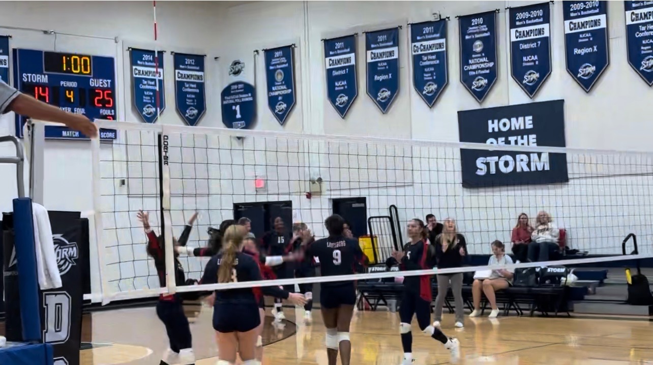 Volleyball picks up road win at Davidson-Davie CC